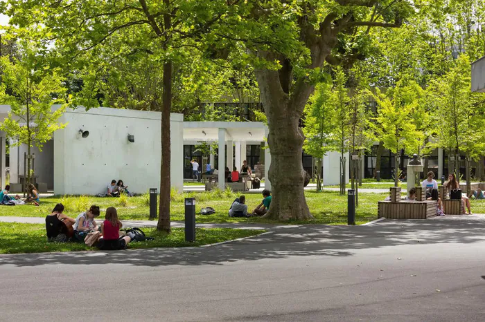 Visite guidée du lycée par les élèves Lycée Louis Barthous Pau