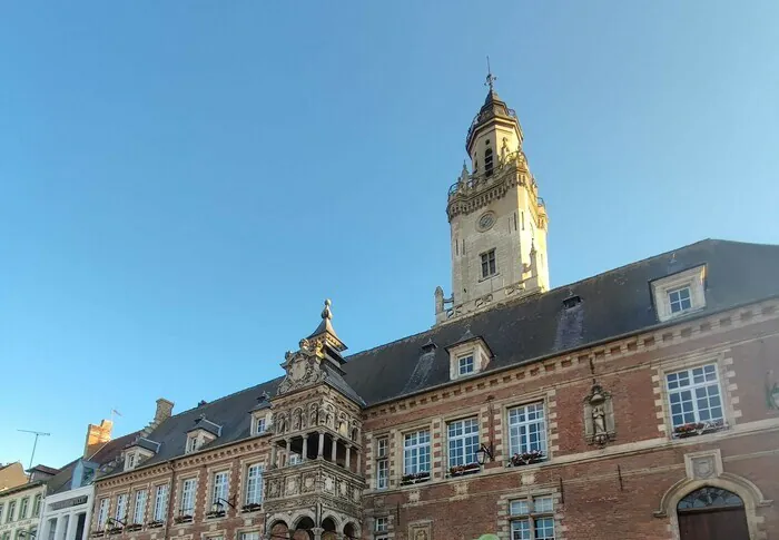 Naissance de la Ville d'Hesdin : visite de la maison de ville Mairie d'Hesdin Hesdin