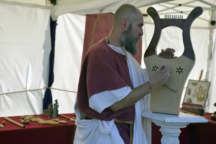 L'Antiquité en musique avec Pascal Minne Musée archéologique de l'Oise Vendeuil-Caply