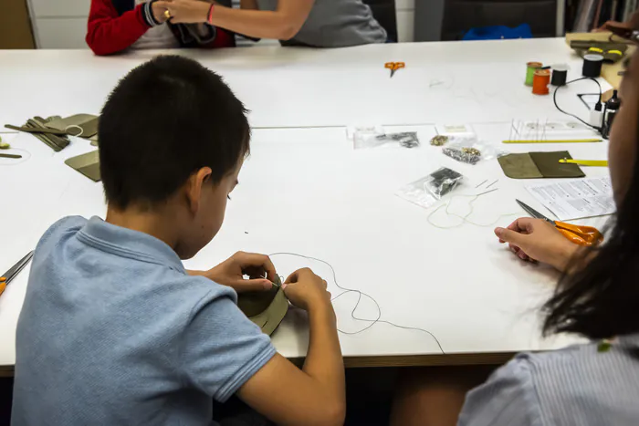 En famille - Activité créative : Apprends à travailler le cuir ! Musée de l'Armée Paris