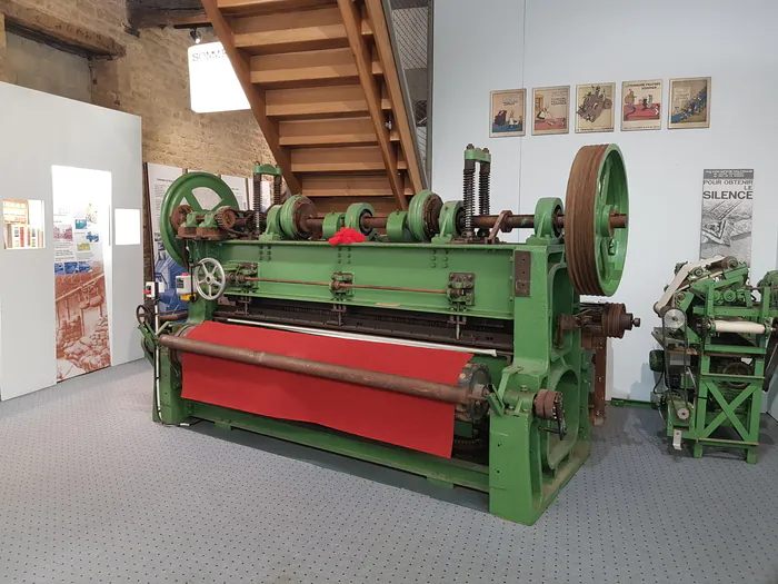 Visite guidée à la découverte de l'histoire de la famille Sommer et des machines industrielles Musée du Feutre Mouzon