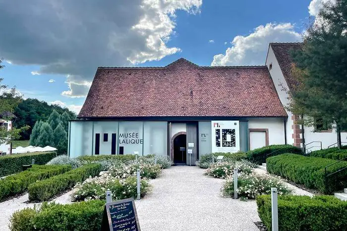 Levez les yeux ! Découvrez le développement des transports à l'époque de René Lalique Musée Lalique - Site du Hochberg Wingen-sur-Moder