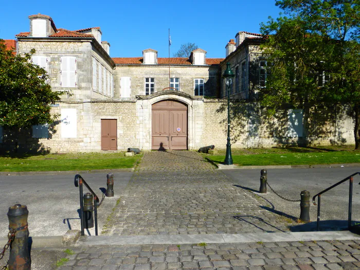 L'hôtel d'Amblimont : « entre cour et jardin » Musée national de la Marine Rochefort