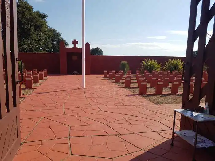 Visite guidée de la nécropole nationale du Tata Sénégalais à Chasselay (69) Nécropole Nationale du Tata Sénégalais Les Chères