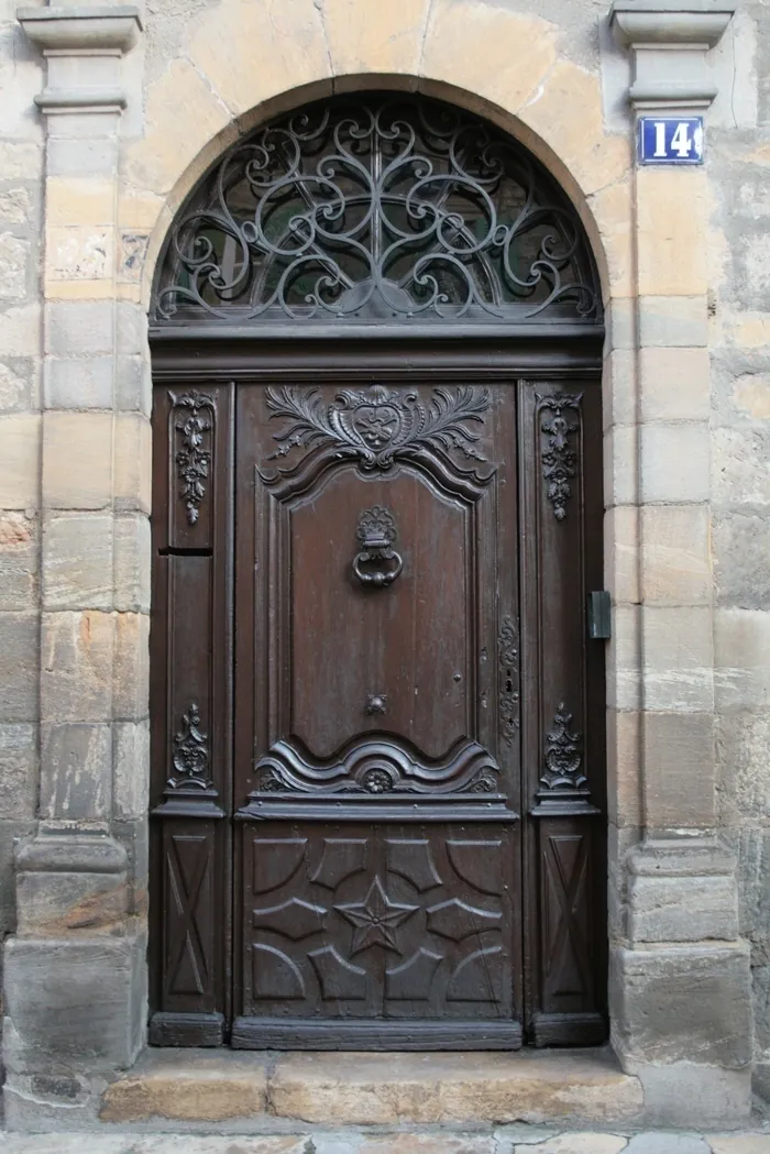 Visite guidée : « En poussant les portes de la cité » Office de tourisme Grand-Figeac