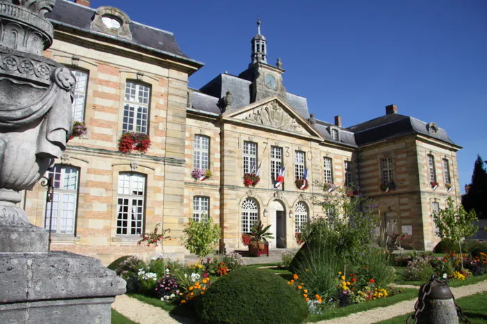 Visite guidée nocturne d'une petite cité de caractère Office de tourisme Sainte-Menehould