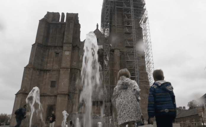 parvis cathedrale dol-de-bretagne
