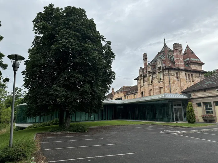 Visite guidée pour les scolaires de l'ancienne gare de Néris les Bains Pavillon du Lac Néris-les-Bains