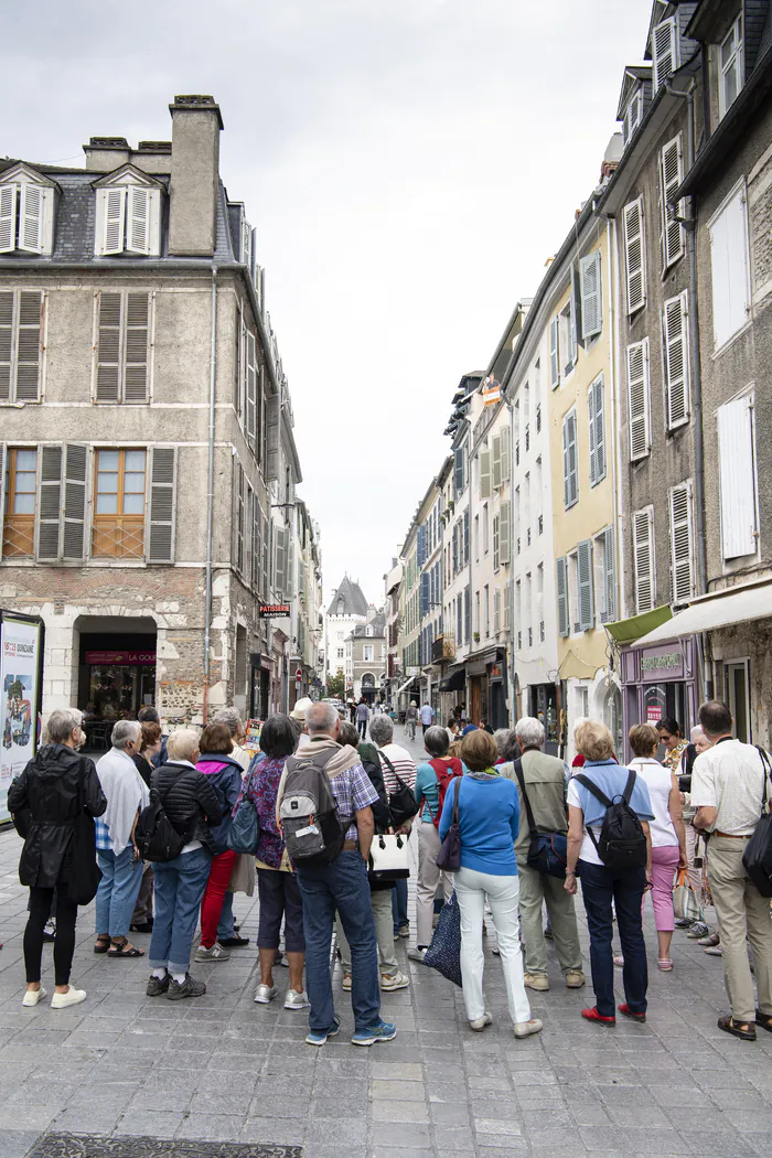 Visite guidée : « De Saint-Martin aux Halles : l’histoire des marchés de Pau » Place de la déportation Pau