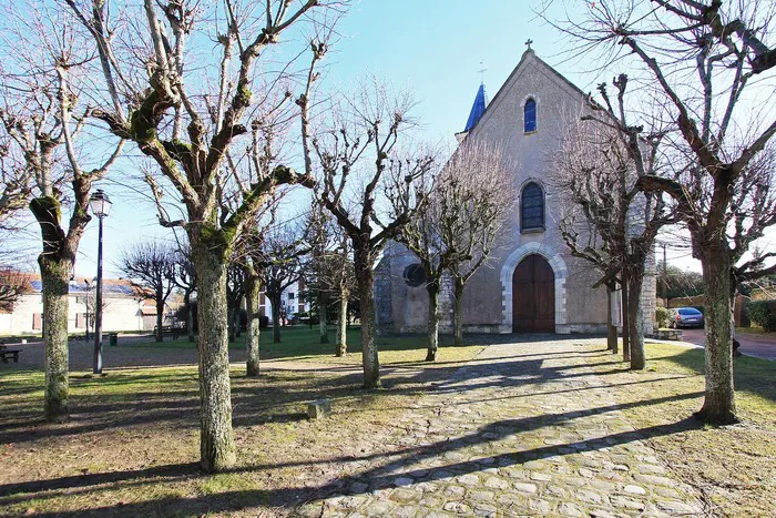 Visite de l'église de Chevannes Place de l'église Chevannes