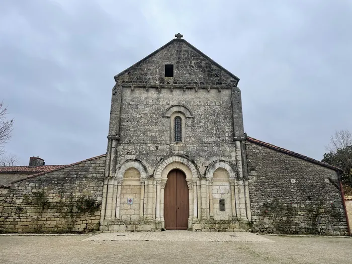 Le circuit des Logis ! Place de l'église de la commune de Fléac Fléac