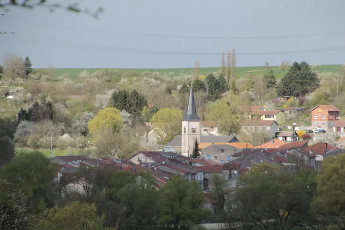 Circuit-découverte d'un village rural et de son histoire Place du Général Leclerc Pulligny