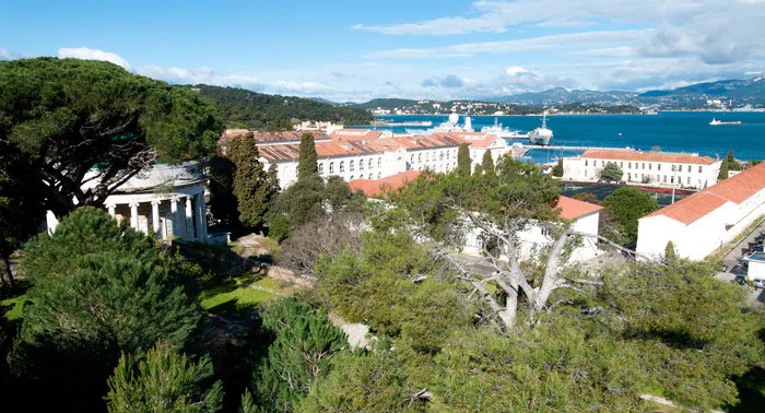 Découverte du site historique du Pôle Écoles Méditerranée Pôle Ecoles Méditerranée Saint-Mandrier-sur-Mer