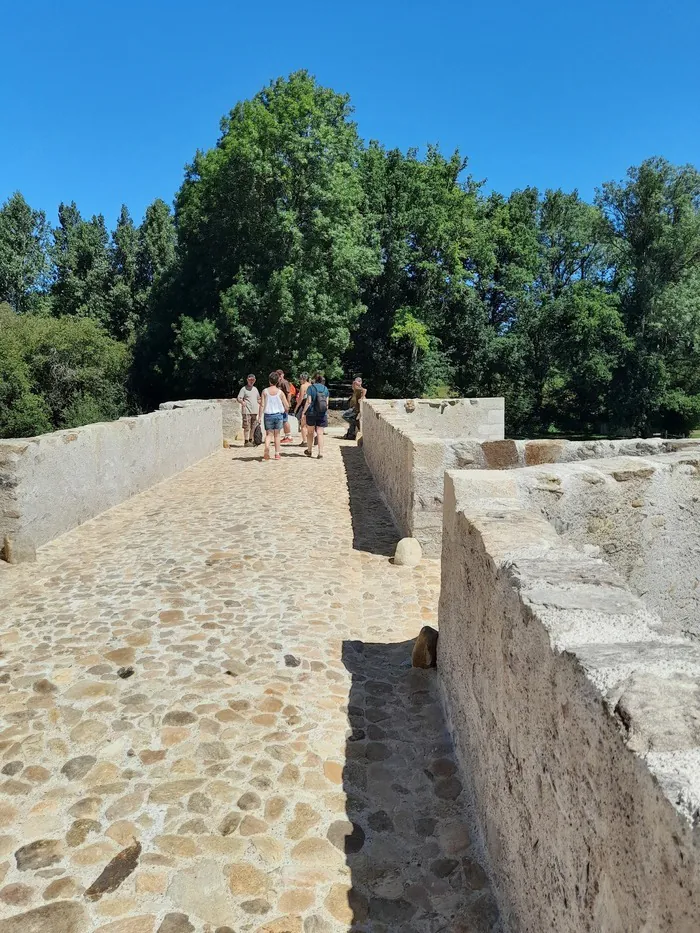 Visite guidée d'un pont gothique du XVe siècle Pont de Beissat Peyrat-de-Bellac