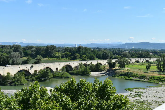 Découvrez les secrets du pont du Saint-Esprit Pont du Saint-Esprit Pont-Saint-Esprit