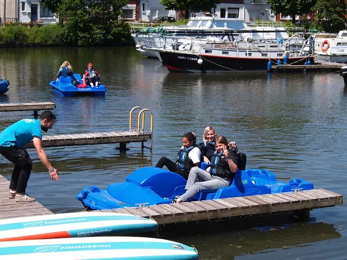 Activités nautiques au fil de la Scarpe Port fluvial de La Porte du Hainaut Saint-Amand-les-Eaux