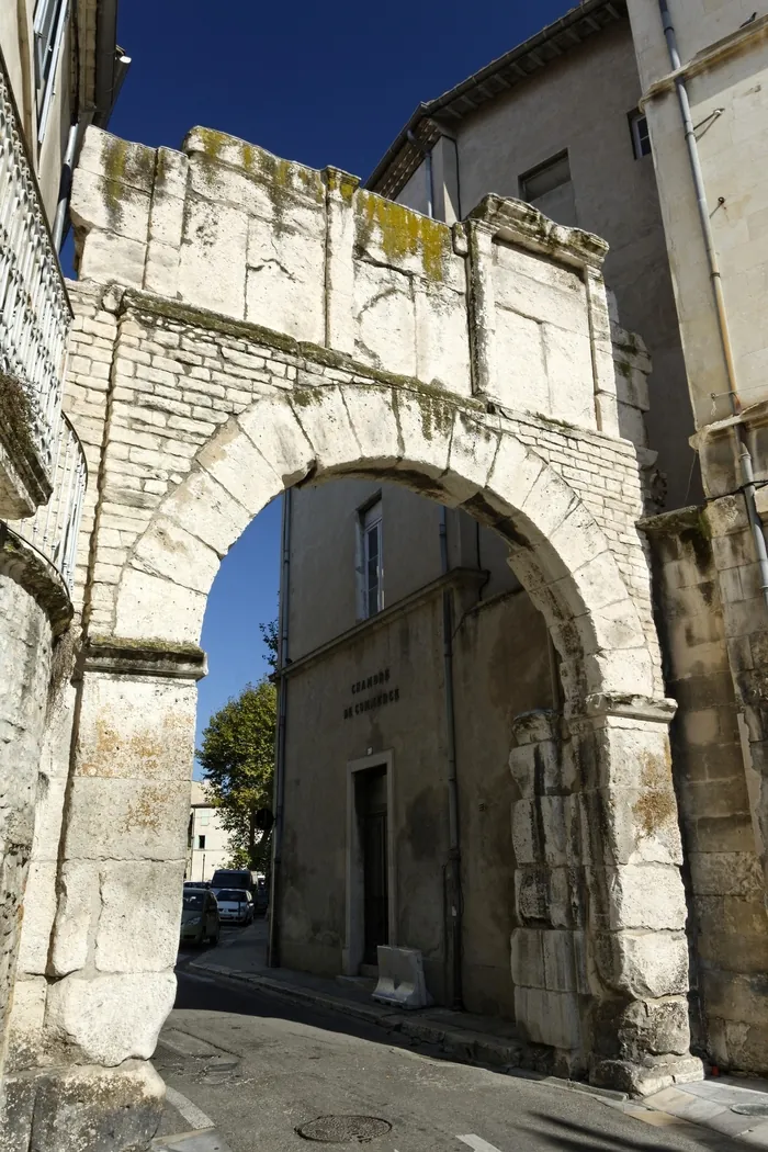 Découvrez la porte de France à Nîmes Porte de France Nîmes