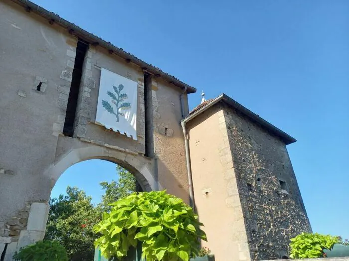 Visite guidée d'une cité médiévale en famille Porte Haute Liverdun