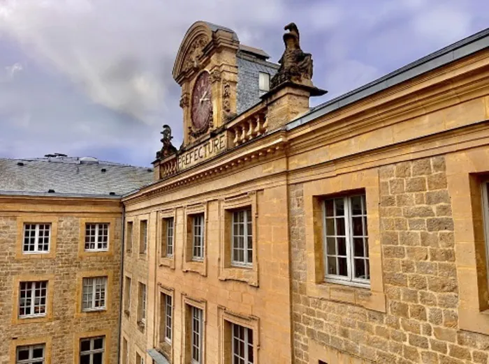 Visitez une préfecture chargée d’histoire au cœur de la ville chef-lieu du département Préfecture des Ardennes Charleville-Mézières