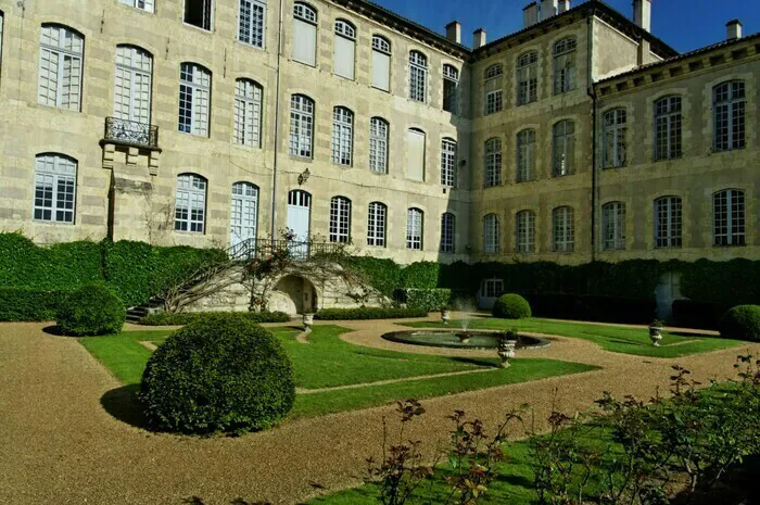 Visite guidée de la résidence préfectorale à Auch Préfecture du Gers Auch