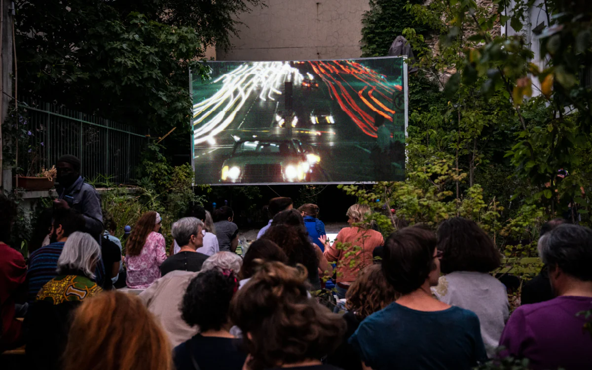 Projection du film "Koyaanisqatsi" Jardins des Murs à Pêches Montreuil