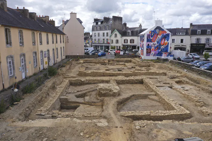 Conférence : l'histoire de la place des Écoles révélée par l'archéologie Quimperlé Communauté Quimperlé