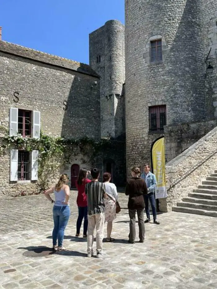 Visites combinées Nemours insolite RDV cour du Château-Musée Nemours