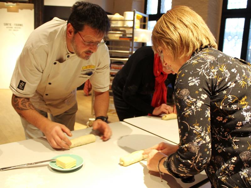 Atelier main à la pâte adultes spécialités de Noël