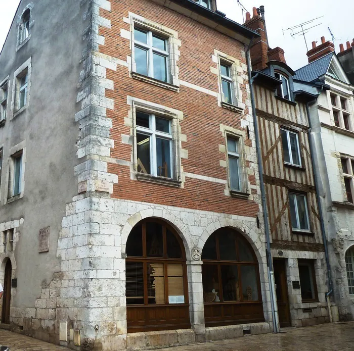 Visite du foyer historique des Compagnons du Tour de France pour les scolaires Siège Compagnonnique du Tour de France Orléans