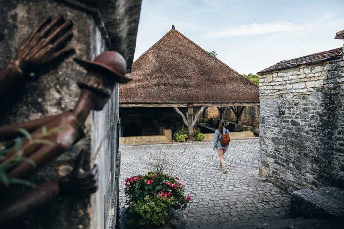 Visite commentée d'un ancien village fortifié Tour de l'Auditoire Châteauvillain