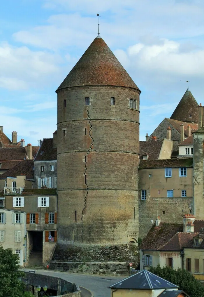 Visite guidée de la tour de l'Orle d'Or à Semur-en-Auxois Tour de l'Orle d'Or Semur-en-Auxois