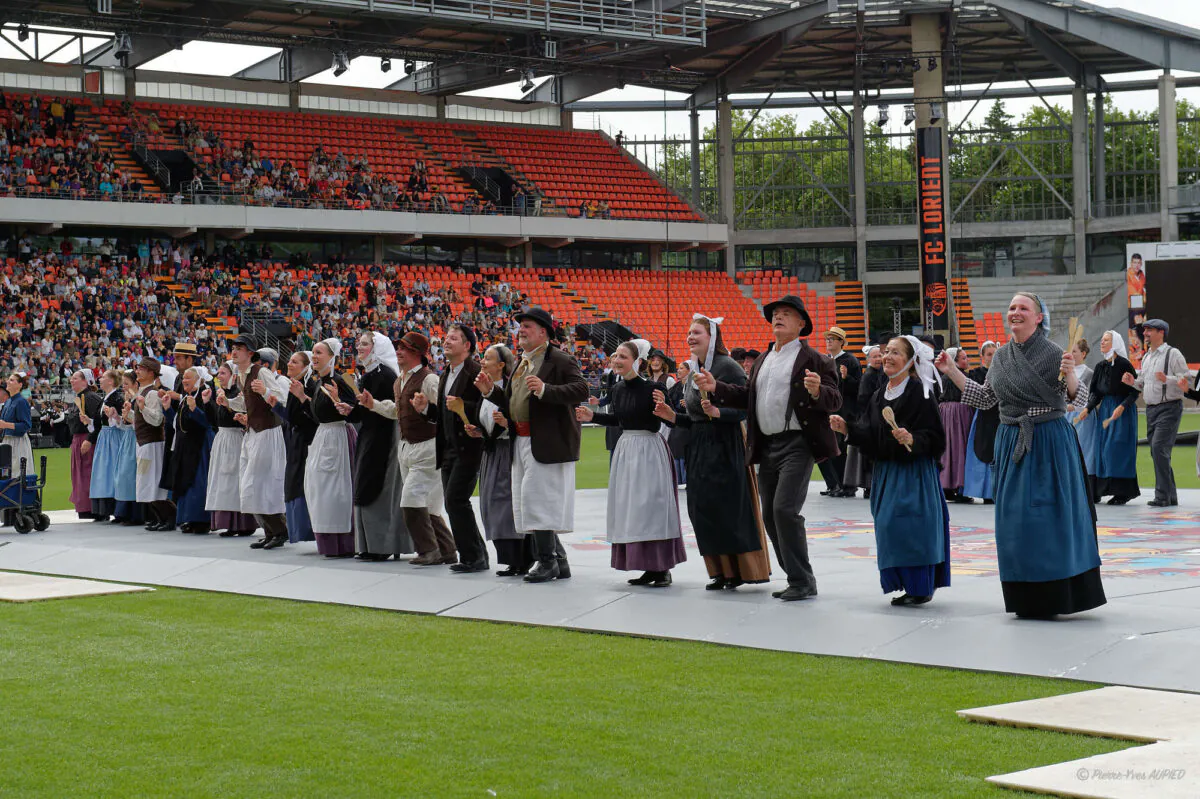 Grande parade des nations celtes - festival interceltique 2024