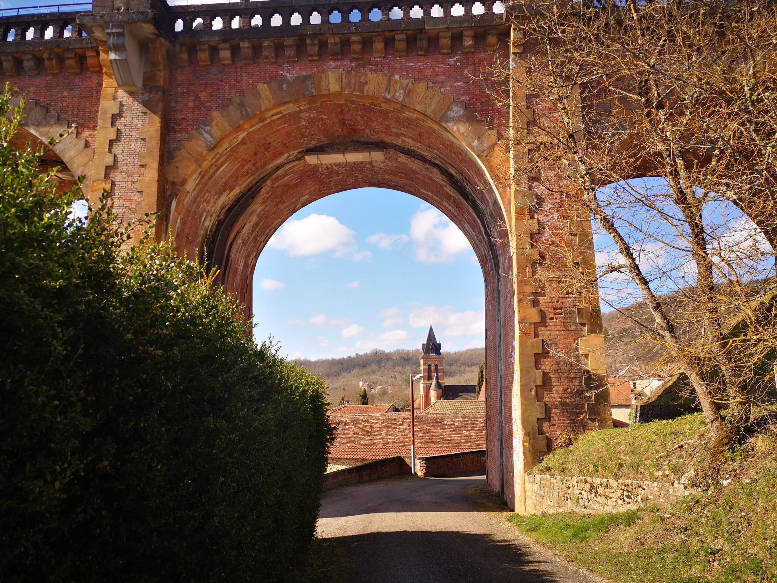 Il suffit de passer les ponts Calamane Occitanie