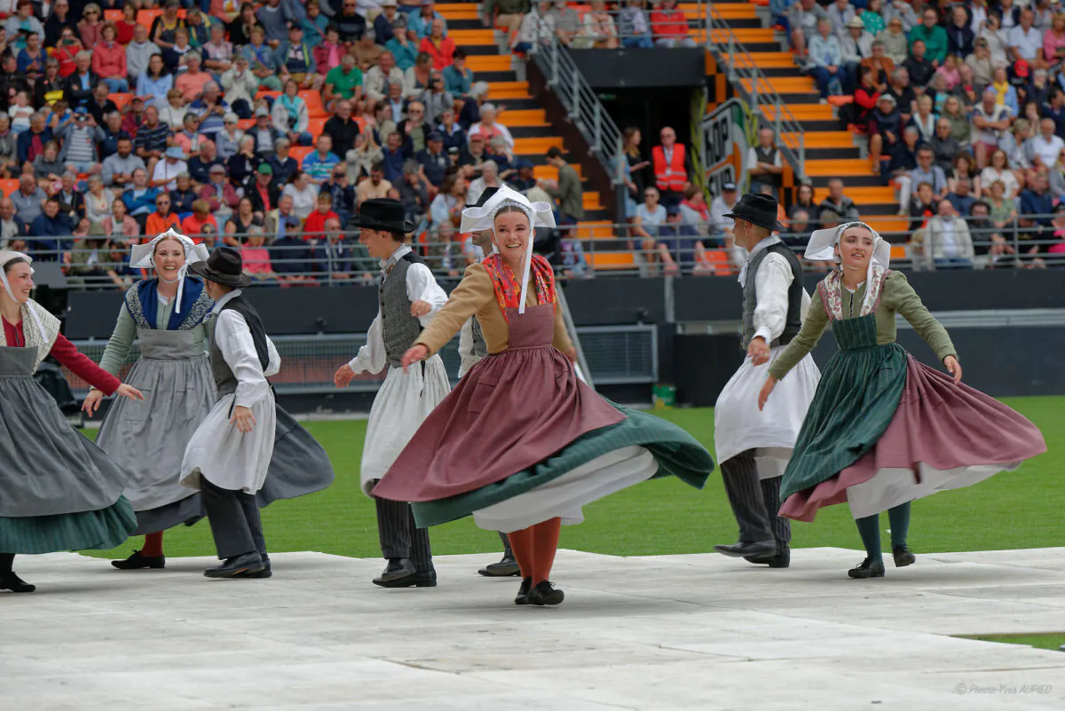 Grande parade des nations celtes - festival interceltique 2024