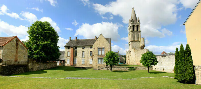 Visite guidée de l'abbaye de Déols Abbaye bénédictine Notre-Dame - Site clunisien Déols