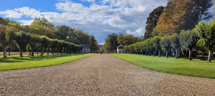 Présentation de la Centrale hydro-électrique de l'Abbaye royale de Chaalis Abbaye de Chaalis Fontaine-Chaalis