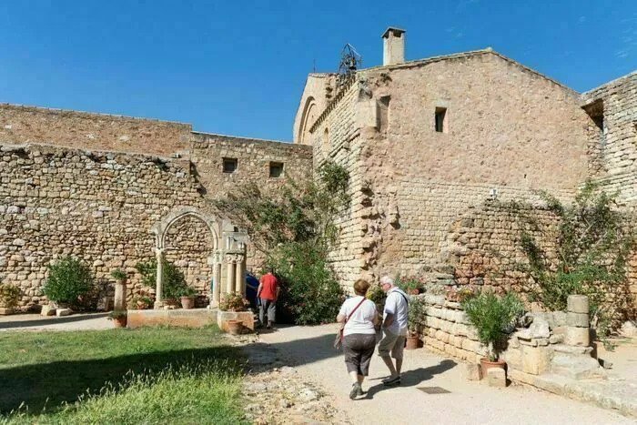 Découvrez la spectaculaire renaissance du patrimoine oublié d'une abbaye Abbaye de Fontcaude Cazedarnes