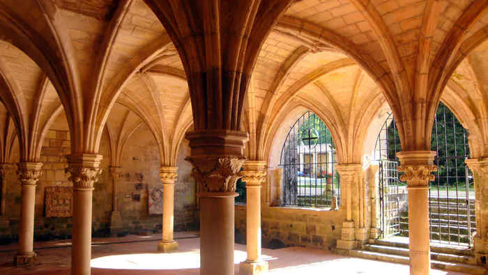 Visite de l'ababye de Fontdouce Abbaye de Fontdouce Saint-Bris-des-Bois