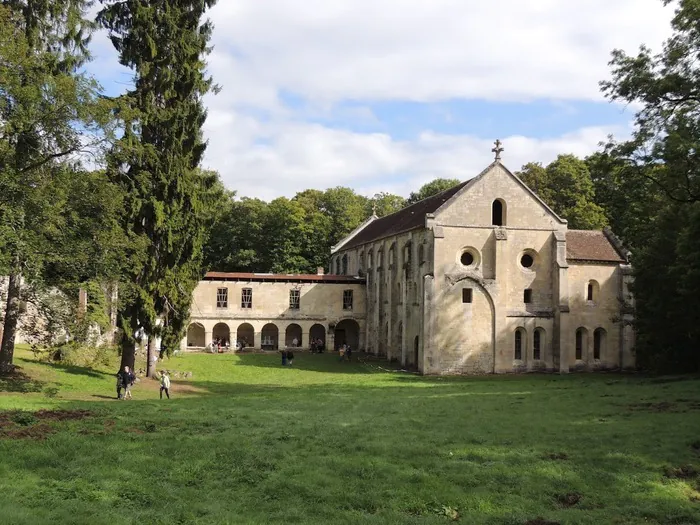 Visites guidées et exposition à l'Abbaye Notre-Dame du Val Abbaye Notre-Dame-du-Val Mériel