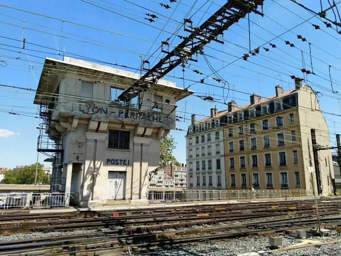 Visite guidée de l'ancien poste d'aiguillage n°1 de Lyon-Perrache Ancien poste d'aiguillage de Lyon-Perrache 1 Lyon