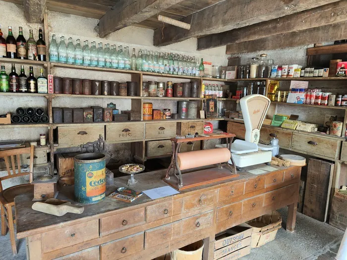 Ancienne boucherie épicerie Bouldoire Ancienne boucherie épicerie Bouldoire Lieutadès