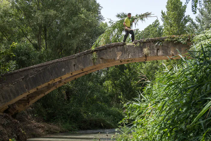 VISITE AU PONT DE LA CANAÙ Aqueduc de la Canaù Cavaillon