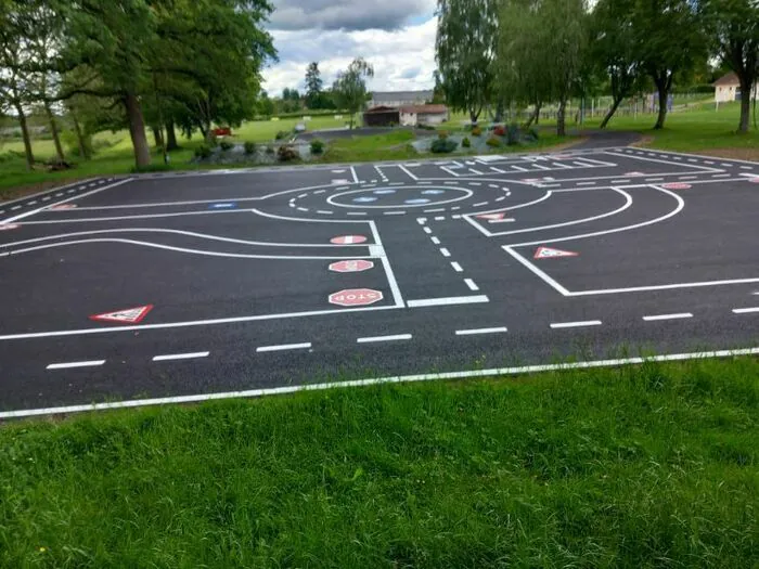 À la découverte de jeux sportifs intergénérationnels ! Avenue Alsace Lorraine Arnac-la-Poste