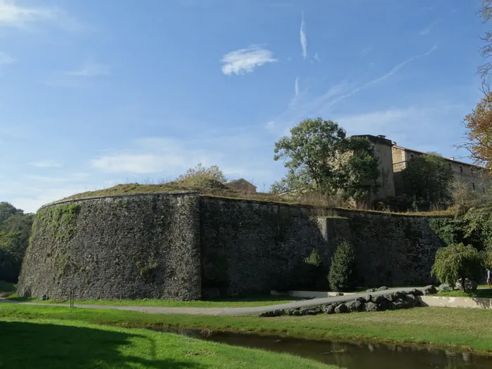 Dans les casemates du Boulevard Notre-Dame ! Bureau Information Jeunesse Bayonne