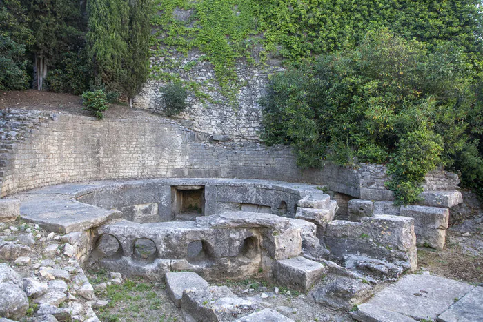 Partez à la découverte du castellum aquae à Nîmes Castellum aquae Nîmes