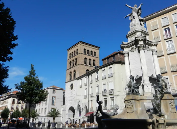 Conférence-visite sur l'histoire de la cathédrale Notre-Dame Cathédrale Notre-Dame de Grenoble Grenoble