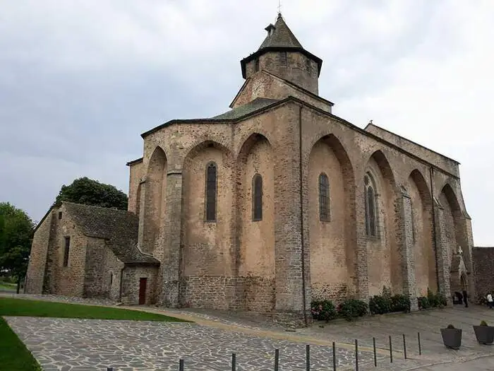 « Pichona passeja de nuech al centre de la salvetat » : petite balade nocturne au cœur de la sauveté Centre historique Rieupeyroux