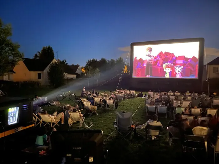 Food truck et projection en plein air du film « Le Bossu » Château d'Arnouville Arnouville