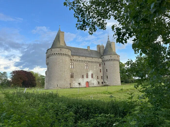 Visite guidée du Château de Kerouzéré Château de Kérouzéré Sibiril