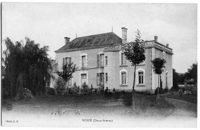 Voyage dans la vie d'une maison de maître du XIXe siècle en thouarsais Château de la Venelle Plaine-et-Vallées